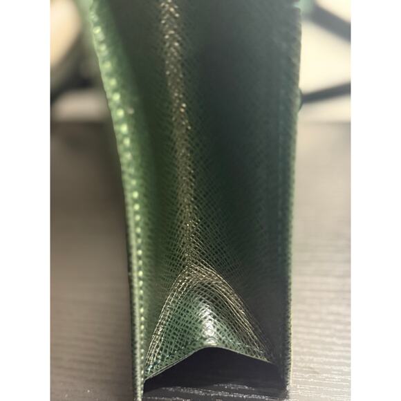 Louis Vuitton Selenga Clutch – Episea Green Taiga Leather w/ COA - Picture 6 of 9